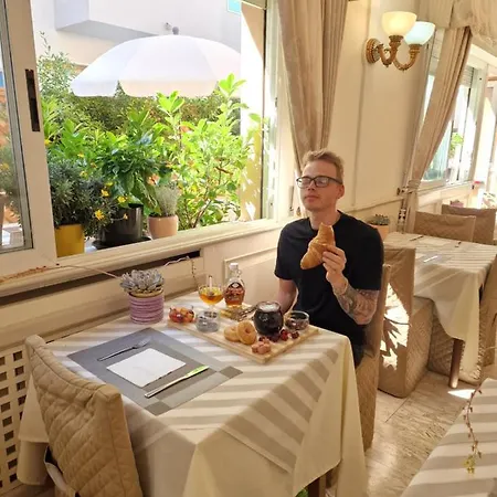 Hotel Tahiti Viareggio