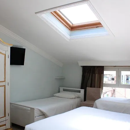 Tahiti Hotel 3*