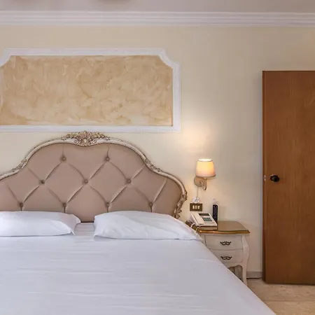 Tahiti Hotel 3*