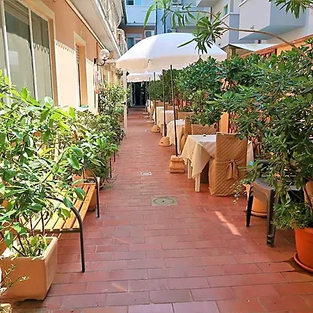Tahiti Hotel Viareggio