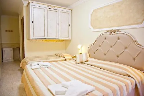 Hotel Tahiti Viareggio